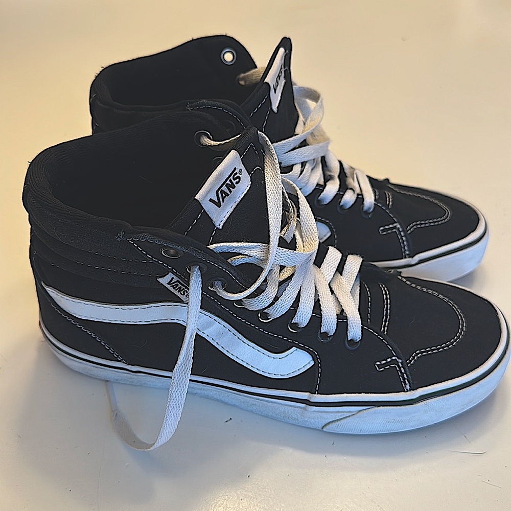 High top vans size 8 woman great condition